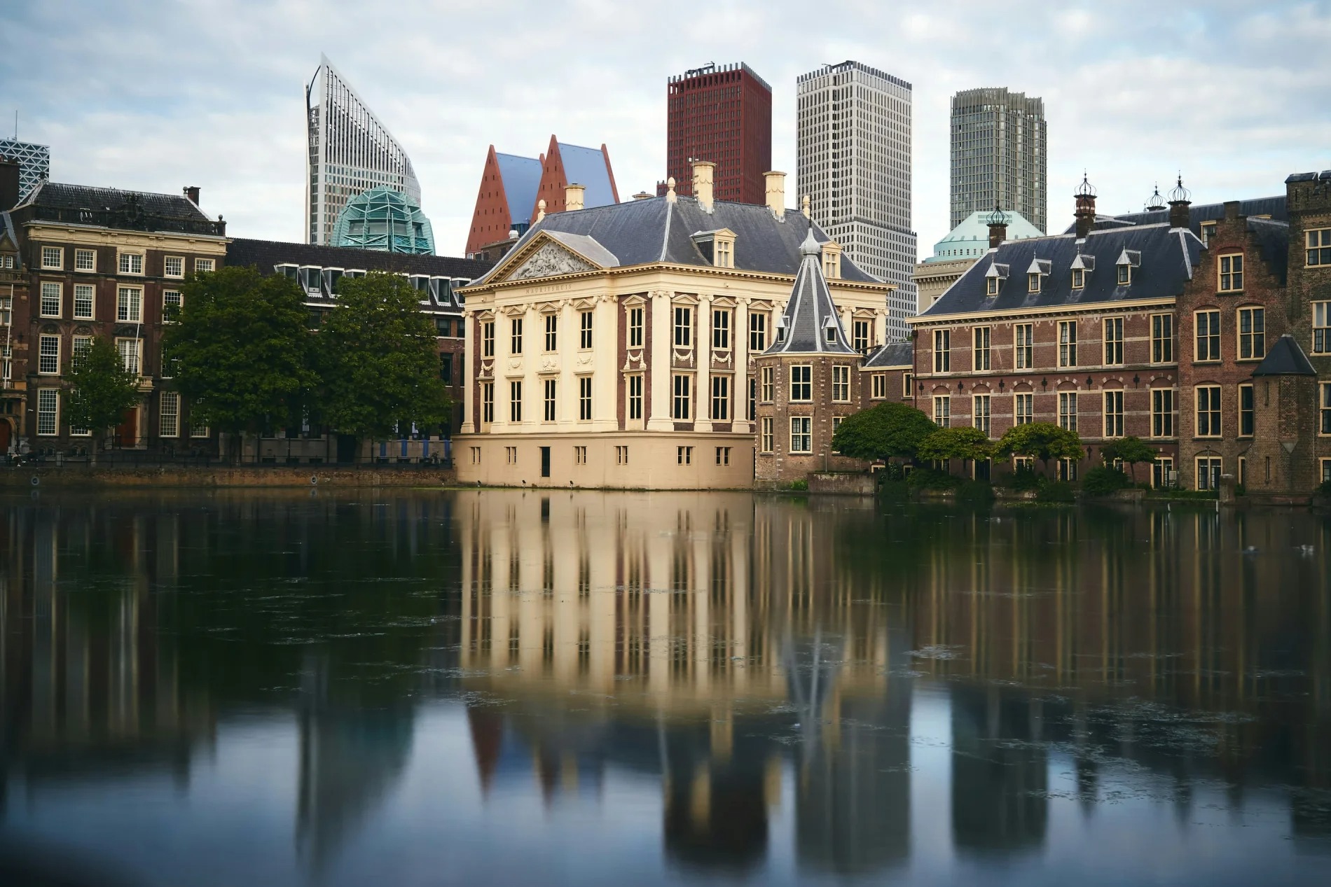 Den Haag • Stadhoudersplantsoen (B-aparthotel Kennedy)